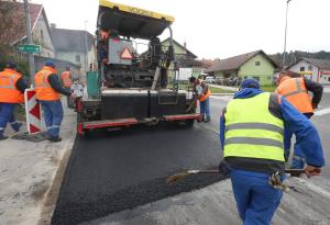 ASFALTIRANJE UNEC 01 FOTO LJUBO VUKELIČ